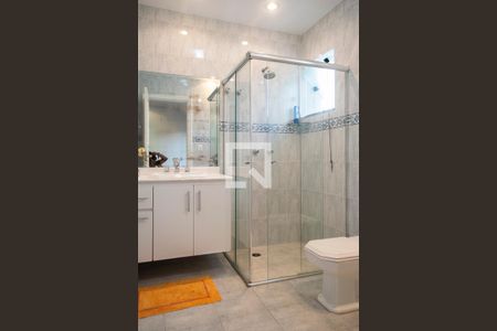 Casa à venda com 365m², 4 quartos e 4 vagasbanheiro suite 1