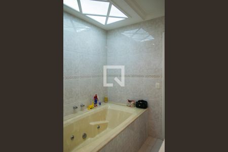 Casa à venda com 365m², 4 quartos e 4 vagasbanheiro quarto 3