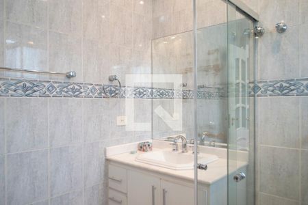 Casa à venda com 365m², 4 quartos e 4 vagasbanheiro suite 1