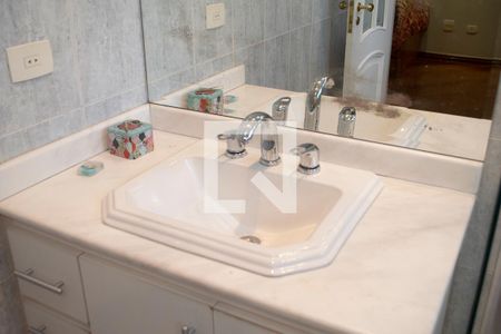 Casa à venda com 365m², 4 quartos e 4 vagasbanheiro suite 1