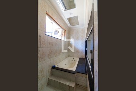 Apartamento para alugar com 90m², 2 quartos e sem vagaBanheiro da Suíte