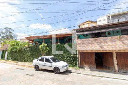 Casa à venda com 180m², 3 quartos e 4 vagas Casa à venda com 180m², 3 quartos e 4 vagasFachada