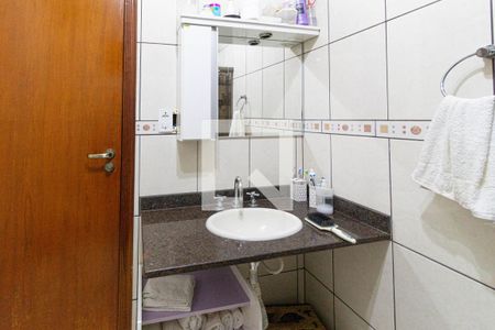 Casa à venda com 180m², 3 quartos e 4 vagas Casa à venda com 180m², 3 quartos e 4 vagasBanheiro 2