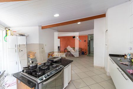 Casa à venda com 180m², 3 quartos e 4 vagas Casa à venda com 180m², 3 quartos e 4 vagasCozinha
