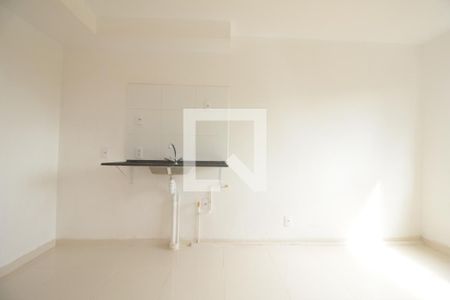 Sala e cozinha de apartamento para alugar com 1 quarto, 24m² em Fazenda Morumbi, São Paulo