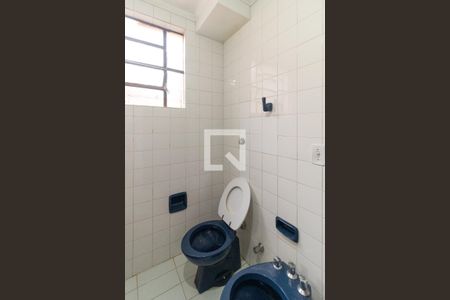 Casa à venda com 350m², 5 quartos e 4 vagas Casa à venda com 350m², 5 quartos e 4 vagasBanheiro da suíte 5