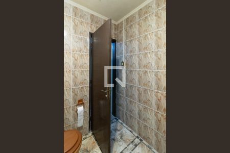 Casa à venda com 350m², 5 quartos e 4 vagas Casa à venda com 350m², 5 quartos e 4 vagasBanheiro Corredor