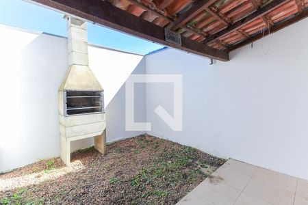 Casa de condomínio à venda com 75m², 2 quartos e 1 vagaQuintal