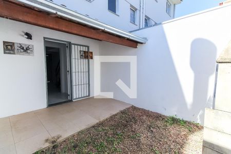 Casa de condomínio à venda com 75m², 2 quartos e 1 vagaQuintal