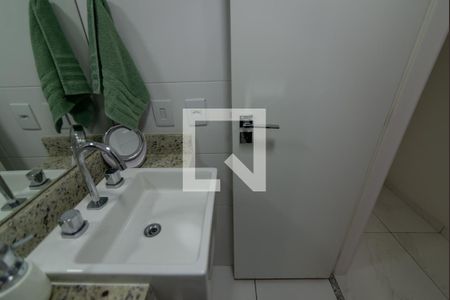 Apartamento à venda com 65m², 2 quartos e 2 vagasBanheiro Social