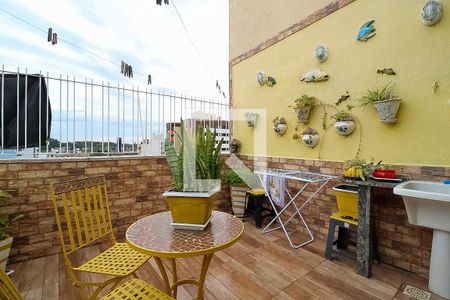 Casa de condomínio à venda com 150m², 2 quartos e sem vaga Casa de condomínio à venda com 150m², 2 quartos e sem vagaVaranda