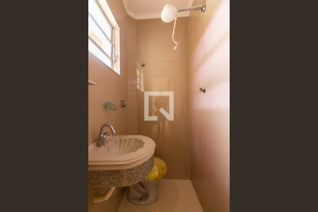 Casa à venda com 234m², 2 quartos e 2 vagas Casa à venda com 234m², 2 quartos e 2 vagasBanheiro de Serviço