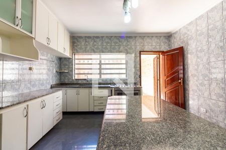 Casa à venda com 234m², 2 quartos e 2 vagas Casa à venda com 234m², 2 quartos e 2 vagasCozinha