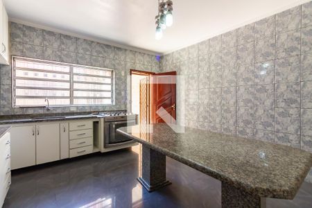 Casa à venda com 234m², 2 quartos e 2 vagas Casa à venda com 234m², 2 quartos e 2 vagasCozinha