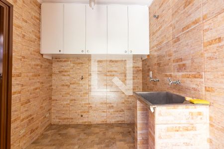 Casa à venda com 234m², 2 quartos e 2 vagas Casa à venda com 234m², 2 quartos e 2 vagasQuintal e Área de Serviço