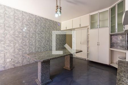 Casa à venda com 234m², 2 quartos e 2 vagas Casa à venda com 234m², 2 quartos e 2 vagasCozinha