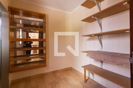 Casa à venda com 234m², 2 quartos e 2 vagas Casa à venda com 234m², 2 quartos e 2 vagasComodo