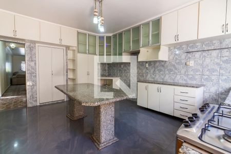Casa à venda com 234m², 2 quartos e 2 vagas Casa à venda com 234m², 2 quartos e 2 vagasCozinha