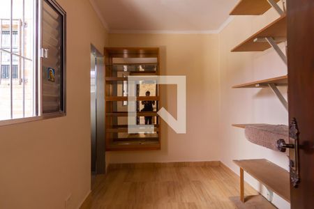 Casa à venda com 234m², 2 quartos e 2 vagas Casa à venda com 234m², 2 quartos e 2 vagasComodo