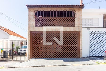 Casa à venda com 234m², 2 quartos e 2 vagas Casa à venda com 234m², 2 quartos e 2 vagasFachada