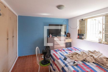 Casa à venda com 215m², 4 quartos e 3 vagasCasa dos Fundos- Quarto