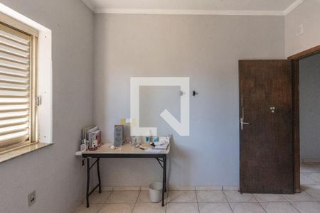 Casa à venda com 215m², 4 quartos e 3 vagasQuarto 1