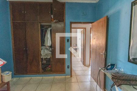 Casa à venda com 215m², 4 quartos e 3 vagasQuarto 2