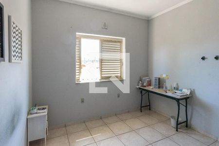 Casa à venda com 215m², 4 quartos e 3 vagasQuarto 1