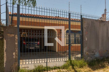 Casa à venda com 215m², 4 quartos e 3 vagasFachada Principal