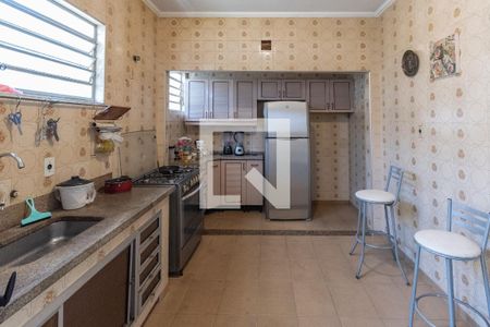 Casa à venda com 215m², 4 quartos e 3 vagasCozinha