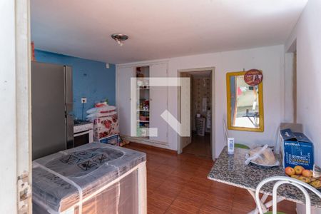 Casa à venda com 215m², 4 quartos e 3 vagasCasa dos Fundos - Sala