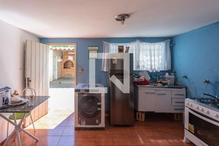 Casa à venda com 215m², 4 quartos e 3 vagasCasa dos Fundos - Sala