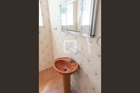 Casa à venda com 120m², 3 quartos e sem vaga Casa à venda com 120m², 3 quartos e sem vagaBanheiro Social