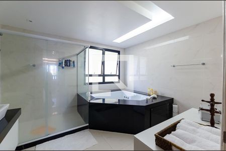 Apartamento à venda com 321m², 4 quartos e 3 vagasBanheiro da Suite 4