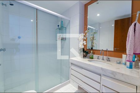 Apartamento à venda com 321m², 4 quartos e 3 vagasBanheiro da Suite 1