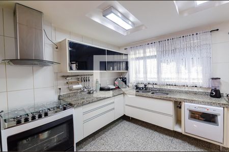 Apartamento à venda com 321m², 4 quartos e 3 vagasCozinha 