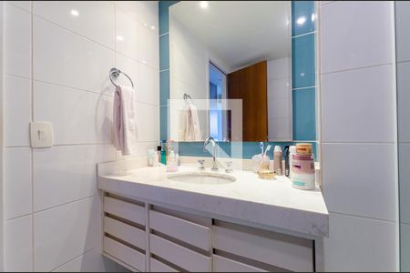 Apartamento à venda com 321m², 4 quartos e 3 vagasBanheiro da Suite 2