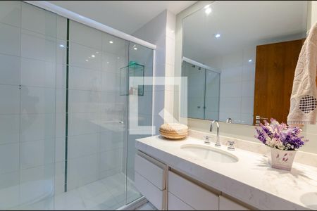 Apartamento à venda com 321m², 4 quartos e 3 vagasBanheiro da Suíte 3