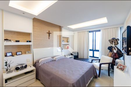 Apartamento à venda com 321m², 4 quartos e 3 vagasSuite 4