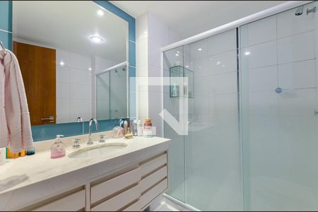 Apartamento à venda com 321m², 4 quartos e 3 vagasBanheiro da Suite 2