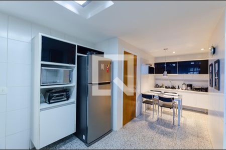 Apartamento à venda com 321m², 4 quartos e 3 vagasCozinha 