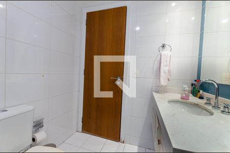 Apartamento à venda com 321m², 4 quartos e 3 vagasBanheiro da Suite 2