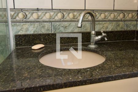 Apartamento para alugar com 65m², 2 quartos e 1 vaga Apartamento para alugar com 65m², 2 quartos e 1 vagaBanheiro da Suíte 2