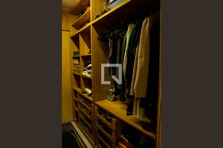 Casa à venda com 202m², 4 quartos e 3 vagasCloset do Quarto 2