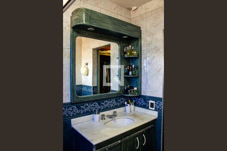 Casa à venda com 202m², 4 quartos e 3 vagasBanheiro do Quarto 2