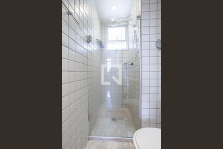 Apartamento para alugar com 85m², 3 quartos e 2 vagas Apartamento para alugar com 85m², 3 quartos e 2 vagasBanheiro social