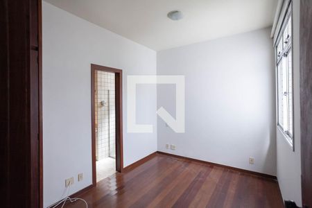 Apartamento para alugar com 85m², 3 quartos e 2 vagas Apartamento para alugar com 85m², 3 quartos e 2 vagasSuíte