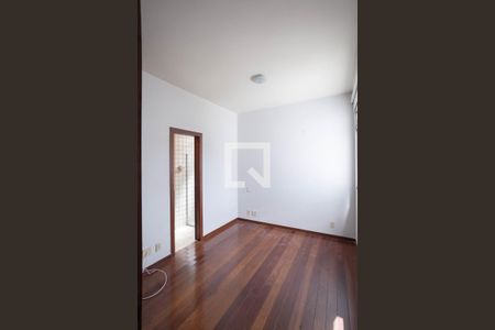 Apartamento para alugar com 85m², 3 quartos e 2 vagas Apartamento para alugar com 85m², 3 quartos e 2 vagasSuíte