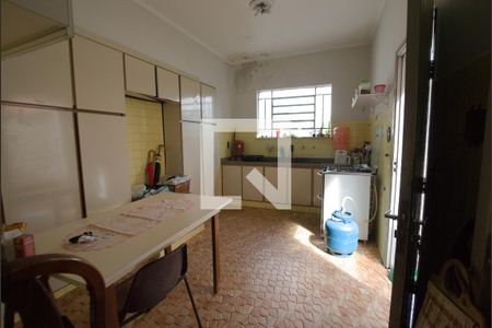 Casa à venda com 200m², 2 quartos e 2 vagasCozinha