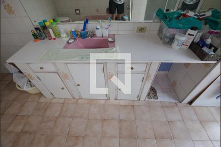 Casa à venda com 200m², 2 quartos e 2 vagasBanheiro